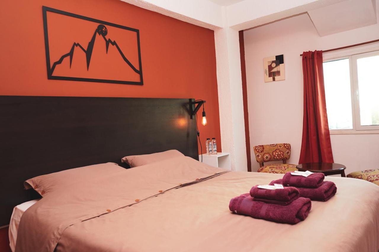 Oshovia Hostel Ushuaia Exteriör bild